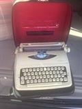 Vintage Royal Typewriter with case 
