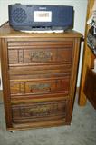 c1900 3-Drawer stand with backsplash (not visible because of radio).
