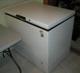 Amana "Deepfreeze" Freezer Chest (White).