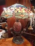 LARGE TIFFANY STYLE STAINED GLASS LAMP WITH DRAGONFLY SHADE AND LIGHTED BASE