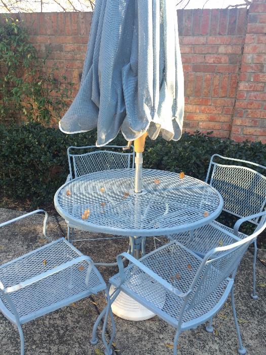 Patio table with umbrella & 4 chairs 
