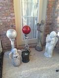 Statues & gazing balls
