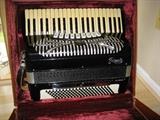 Rivoli Deluxe Accordian - mint in case