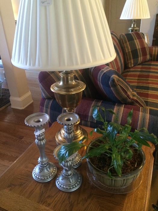 Lamps, live plants, and other decor