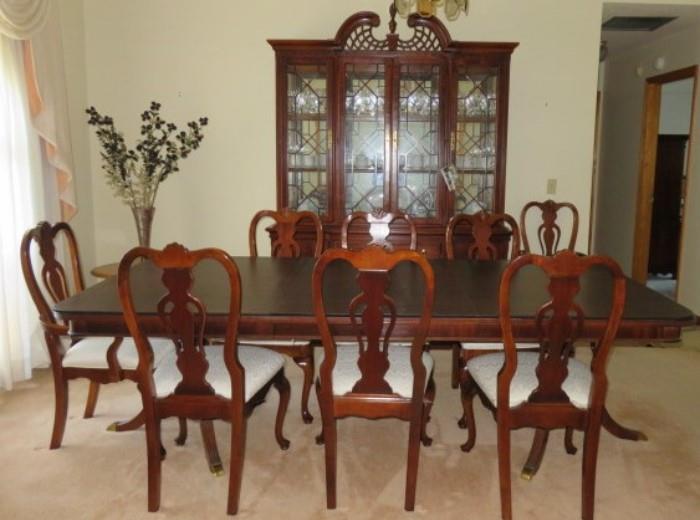 Beautiful Series No 623 Mahogany Reproductions Dining Room China Hutch & matching Table/8 Chairs By Lexington Furniture N.C.