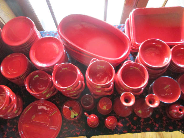 Pottery: Solid Red by Mamie Ro & others by various makers. Italy. 100 pieces.