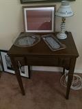 Sewing machine; vintage metal lamp