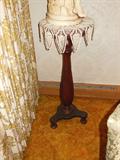pedestal table
