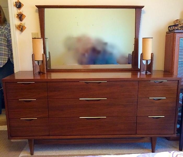 Kent-Coffey Dresser with Mirror, Modeline Style Lamps