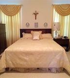 Bassett Furniture Queen Bed