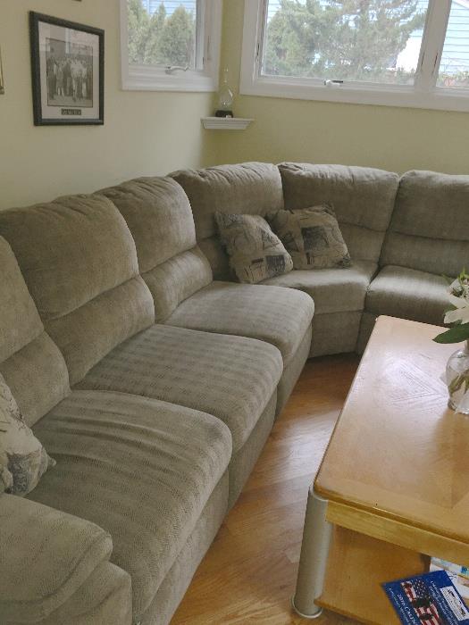 Sectional sofa w/sleeper in great shape