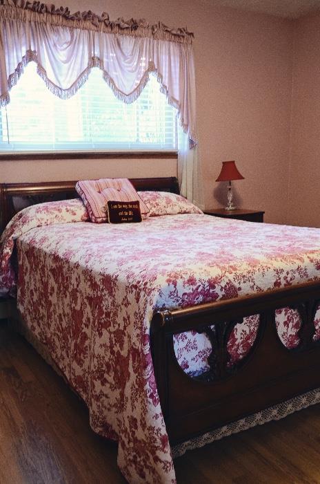 Antique mahogany Full bed (Head and foot board & Mattress set)
