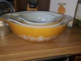 Gold Pyrex Nesting Bowls