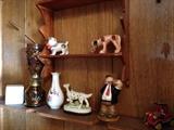 Small decorative items.