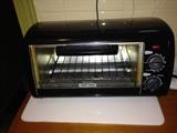 Black & Decker toaster oven.