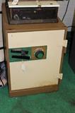 Oatmeal & Mocha Fire Resistant Safe Class 350 Manufactured By The Meilink Safe Co. In Whitehouse Ohio--Lock Has Been Drilled Out--Would Make A Great End Table Or Humidor--Very Heavy ( Please Bring Help )
Condition: Safe Is Structurally Very Good--Lock Has Been Drilled Out