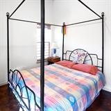 Iron Queen Size 4-Poster Bed with Canopy Rail 450.00