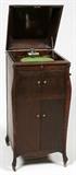 VICTROLA V V 100 MAHOGANY TALKING MACHINE, 1922, H 43", L 20", D 22"