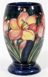 MOORCROFT 'FREESIA' POTTERY VASE, H 7", DIA 4"