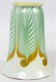 AMERICAN IRIDESCENT GLASS SHADE, CIRCA 1900 H 7 3/4", DIA 5 1/2"