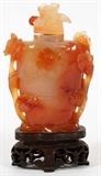 CHINESE AGATE SNUFF BOTTLE, 19TH C., H 2 5/8"