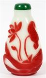 CHINESE PEKING GLASS OVERLAY SNUFF BOTTLE, 19TH C., H 3 5/8"