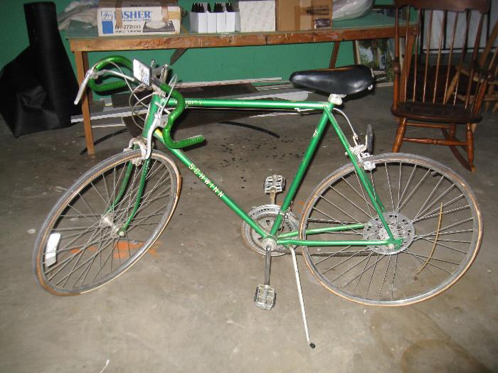 Man's Schwinn bike in great condition!