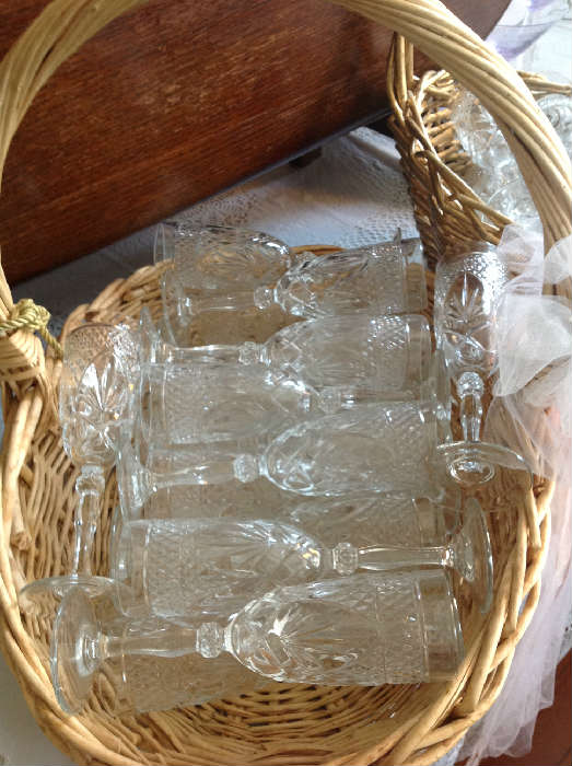 Baskets of champagne glasses