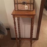 Small barley twist table/plant stand