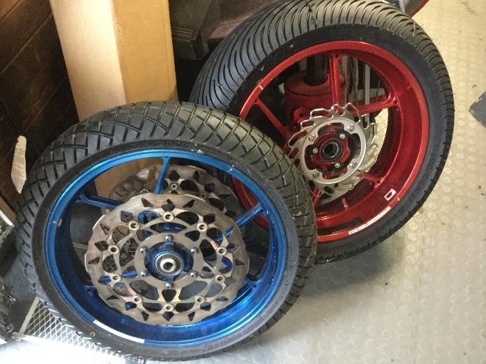 Motorcycle wheels 