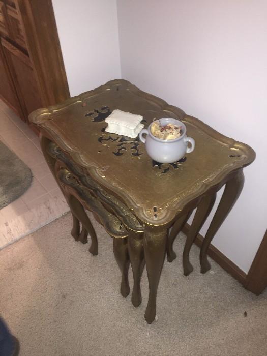 NESTING TABLES ( MADE IN ITALY )