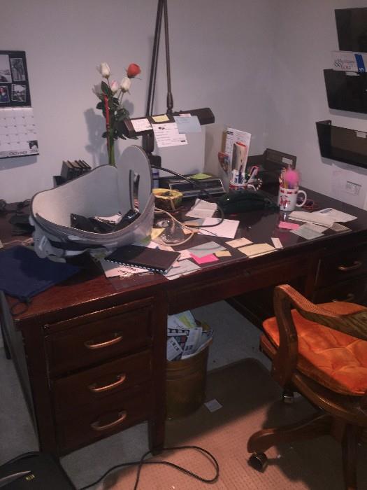 ANTIQUE PRE-WW2 EXECUTIVE WOOD DESK