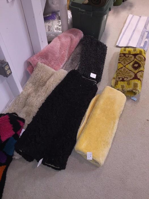 RUGS
