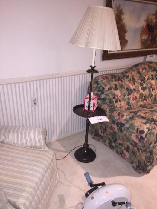 FLOOR LAMP