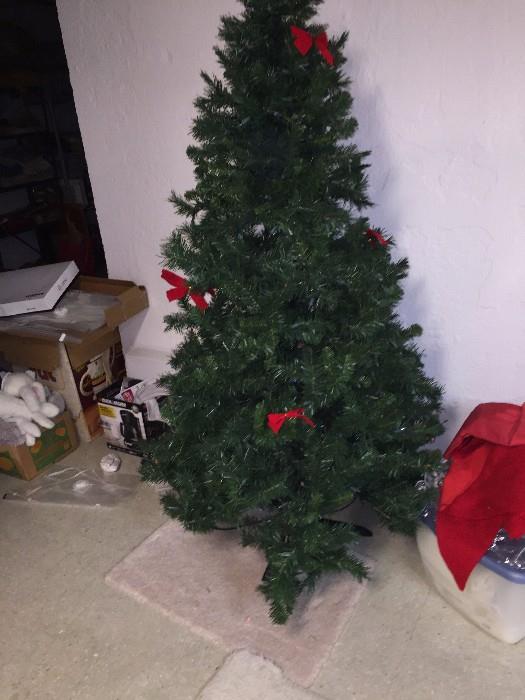 CHRISTMAS TREE