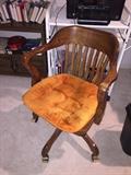 ANTIQUE WOOD OFFICE CHAIR