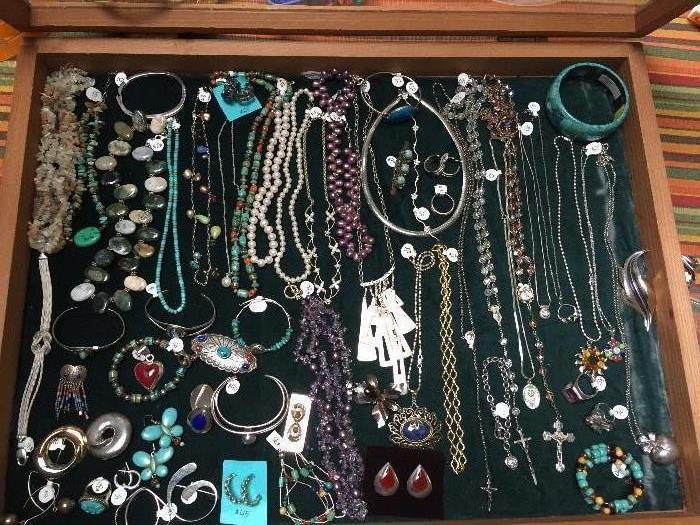 STERLING SILVER JEWELRY, TURQUOISE JEWELRY, NAVAJO NATIVE AMERICAN JEWELRY, PEARLS, NATURAL STONE JEWELRY