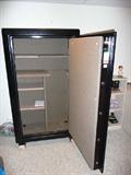 Gander Mtn Gun Safe, Model D-27, Manufacture Date: 1st/2010-1, Certified BTU Rating: 80,000 BTU, 12 Gauge Steel Body, Made in USA, Interior View