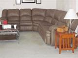 Leather Sectional w/end recliners