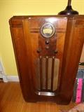 Awesome Philco tube radio - it works!!