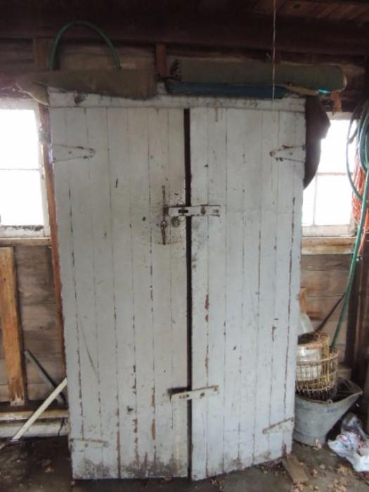 Onsite Farm Auction Yorkville, IL Antiques,... starts on 4/17/2016