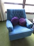 BLUE BLUE SWIVEL CHAIR