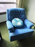 BLUE BLUE SWIVEL CHAIR