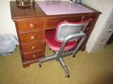 DESK / DESK CHAIR