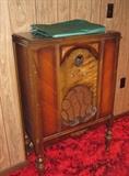 VINTAGE RADIO CABINET