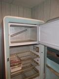 VERY NICE VINTAGE FRIG.