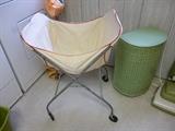 LAUNDRY CART ON WHEELS