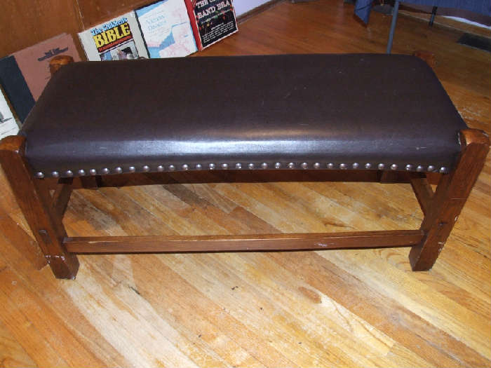 1070'S ASHLEY USA BENCH. EXCELLENT CONDITION.