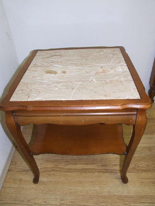 MARBLE TOP END TABLE IN EXCELLENT CONDITION.