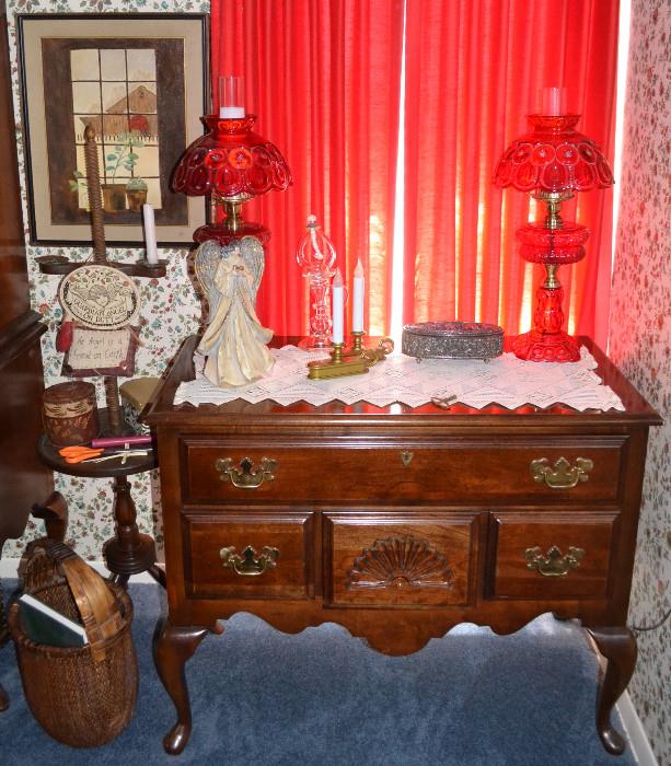 American Drew, Queen Anne Bedroom Suite, Ruby Glass Hurrican Lamps